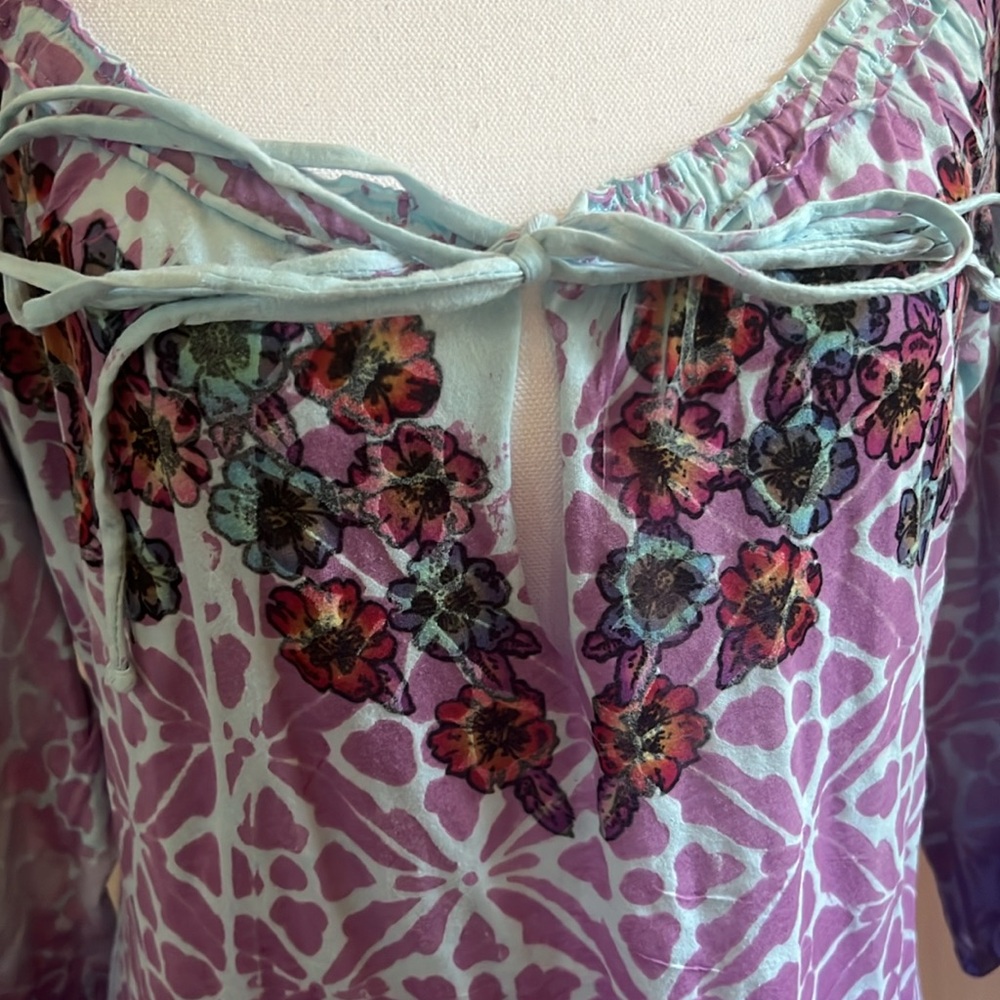 Butterfly dropout 🦋 Purple/Blue floral/Swallow 3/4 sleeve Top. - Picture 7 of 13
